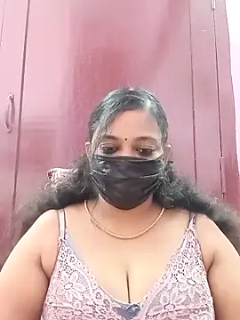 Snapshot of Mandhra28 chatting on 11.11.25 Mandhra28 online show from 11.11.25