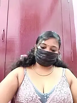 Snapshot of Mandhra28 chatting on 11.11.25 Mandhra28 online show from 11.11.25