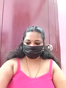 Snapshot of Mandhra28 chatting on 11.13.25 Mandhra28 online show from 11.13.25