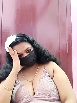 Snapshot of Mandhra28 chatting on 11.21.25 Mandhra28 online show from 11.21.25