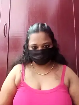 Snapshot of Mandhra28 chatting on 11.23.25 Mandhra28 online show from 11.23.25