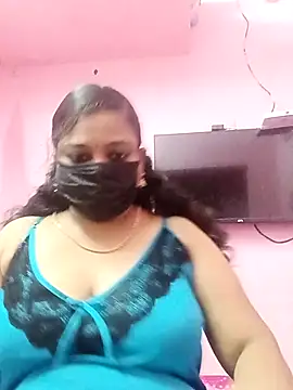 Snapshot of Mandhra28 chatting on 11.24.25 Mandhra28 online show from 11.24.25