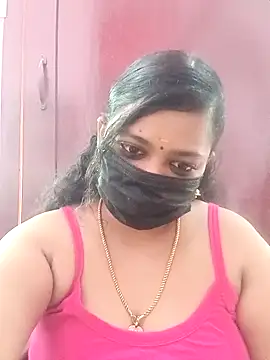 Snapshot of Mandhra28 chatting on 12.18.25 Mandhra28 online show from 12.18.25