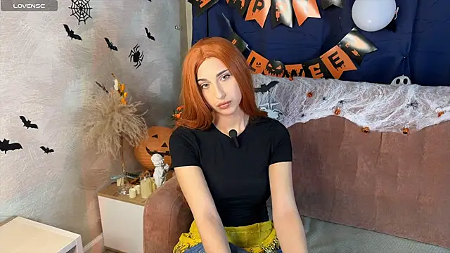 Snapshot of SharonStormy chatting on 11.02.25 SharonStormy online show from 11.02.25