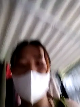 Snapshot of emini-xx chatting on 10.28.25 emini-xx online show from 10.28.25