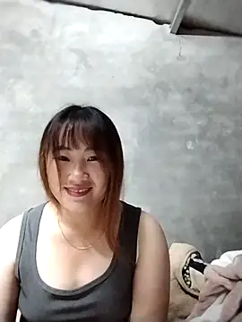 Snapshot of emini-xx chatting on 11.07.25 emini-xx online show from 11.07.25