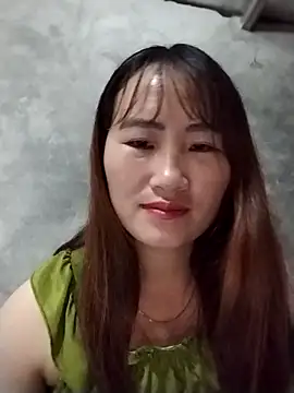 Snapshot of emini-xx chatting on 11.12.25 emini-xx online show from 11.12.25