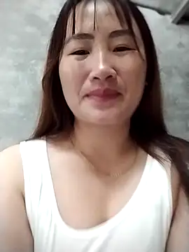 Snapshot of emini-xx chatting on 11.13.25 emini-xx online show from 11.13.25