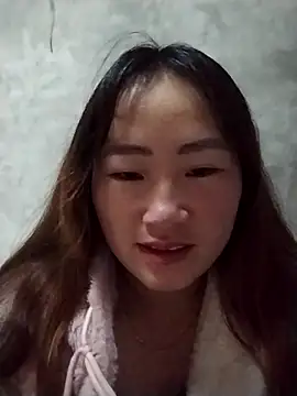 Snapshot of emini-xx chatting on 11.18.25 emini-xx online show from 11.18.25