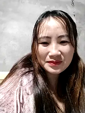 Snapshot of emini-xx chatting on 11.24.25 emini-xx online show from 11.24.25