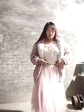 Snapshot of emini-xx chatting on 11.27.25 emini-xx online show from 11.27.25