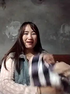 Snapshot of emini-xx chatting on 12.01.25 emini-xx online show from 12.01.25