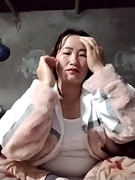 Snapshot of emini-xx chatting on 12.13.25 emini-xx online show from 12.13.25