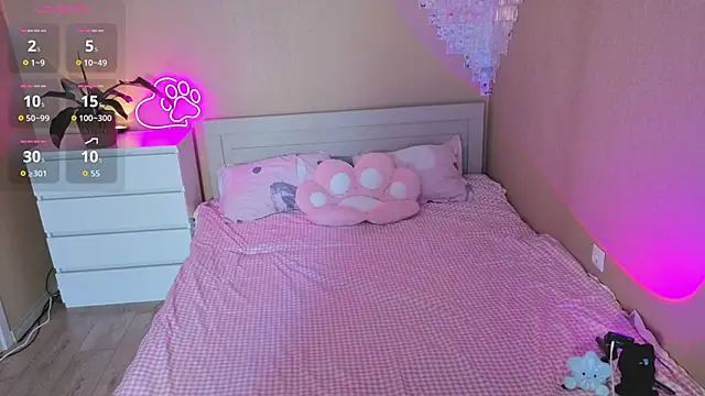 pawsclawss online show from 04.08.26