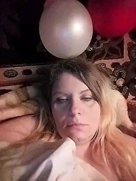 Snapshot of Lana-murr chatting on 02.14.26 Lana-murr online show from 02.14.26