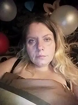 Snapshot of Lana-murr chatting on 02.15.26 Lana-murr online show from 02.15.26