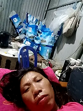 Snapshot of bella-la chatting on 10.28.25 bella-la online show from 10.28.25