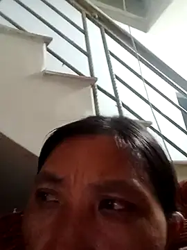 Snapshot of bella-la chatting on 11.05.25 bella-la online show from 11.05.25