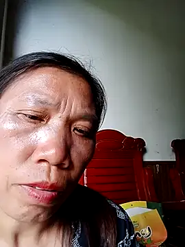 Snapshot of bella-la chatting on 11.13.25 bella-la online show from 11.13.25