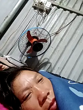 Snapshot of bella-la chatting on 11.13.25 bella-la online show from 11.13.25