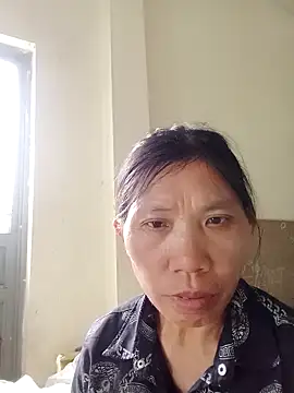 Snapshot of bella-la chatting on 11.14.25 bella-la online show from 11.14.25