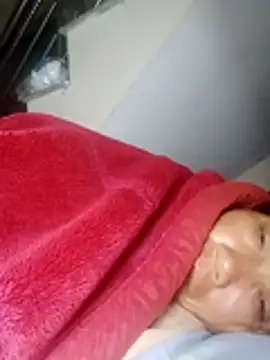 Snapshot of bella-la chatting on 11.19.25 bella-la online show from 11.19.25