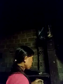 Snapshot of bella-la chatting on 11.23.25 bella-la online show from 11.23.25