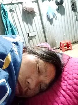 Snapshot of bella-la chatting on 11.27.25 bella-la online show from 11.27.25