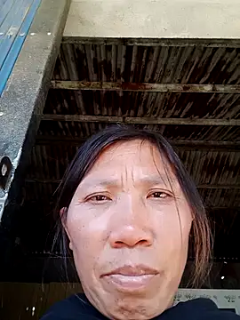 Snapshot of bella-la chatting on 12.01.25 bella-la online show from 12.01.25