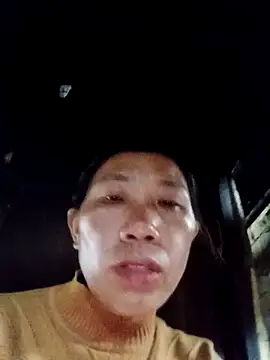 Snapshot of bella-la chatting on 12.05.25 bella-la online show from 12.05.25