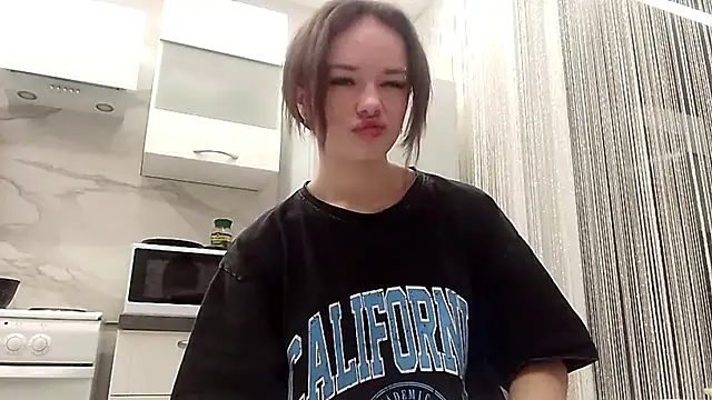 Snapshot of Dangoo910 chatting on 11.10.25 Dangoo910 online show from 11.10.25