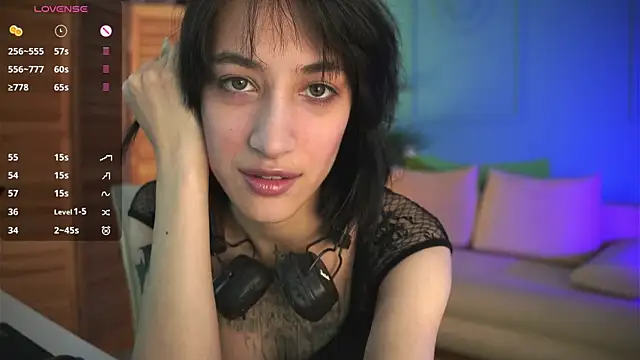 Snapshot of Leta_Vian chatting on 10.29.25 Leta Vian online show from 10.29.25