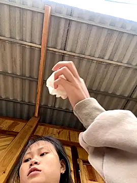 Snapshot of Sophia-123 chatting on 11.21.25 Sophia-123 online show from 11.21.25