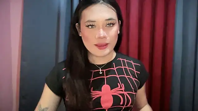 Snapshot of untouchable_mia chatting on 11.16.25 untouchable mia online show from 11.16.25