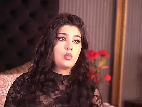 Snapshot of KeylaNoir chatting on 12.19.25 KeylaNoir online show from 12.19.25