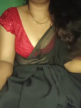 Snapshot of shreyareddy99 chatting on 10.31.25 shreyareddy99 online show from 10.31.25