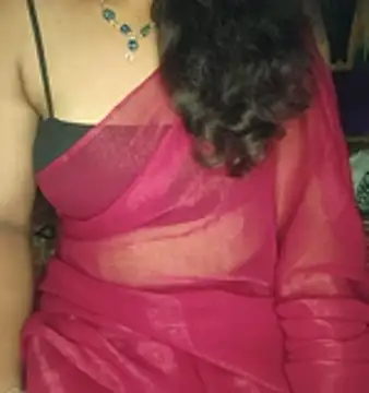 Snapshot of shreyareddy99 chatting on 11.15.25 shreyareddy99 online show from 11.15.25