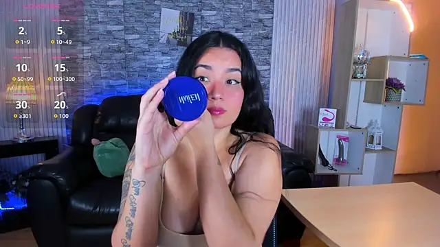 Amber Smitt19 online show from 11.24.25