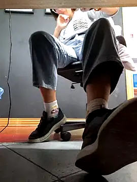 Snapshot of Piediniecollant chatting on 11.03.25 Piediniecollant online show from 11.03.25