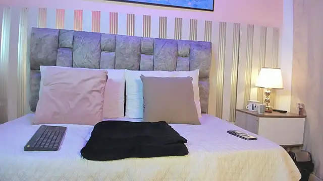 Scarlett  lace online show from 11.06.25