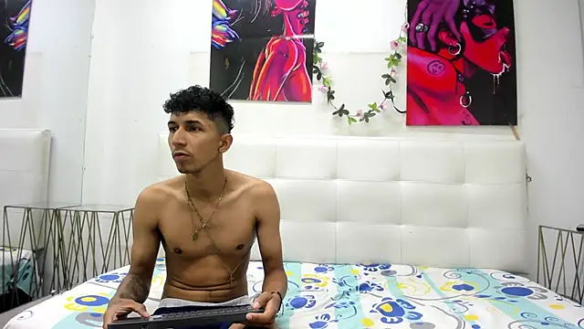 Snapshot of ahsly78alejandro chatting on 11.18.25 ahsly78alejandro online show from 11.18.25