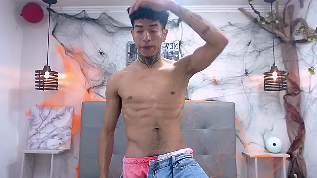 Snapshot of mike_mhoran chatting on 10.29.25 mike mhoran online show from 10.29.25