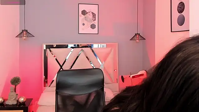 Snapshot of mia_jagger chatting on 04.22.26 mia jagger online show from 04.22.26