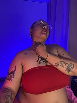 Snapshot of pinkbaddie777 chatting on 02.01.26 pinkbaddie777 online show from 02.01.26