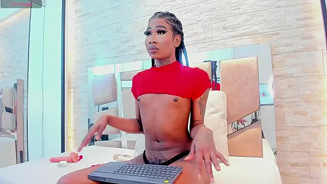 Snapshot of sheinny_brown chatting on 12.16.25 sheinny brown online show from 12.16.25