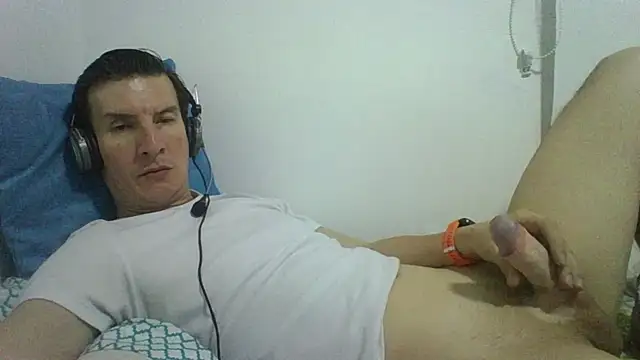 carliesexyman online show from 12.21.25