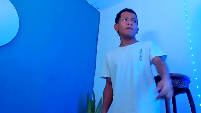 Snapshot of wild_best chatting on 11.08.25 wild best online show from 11.08.25