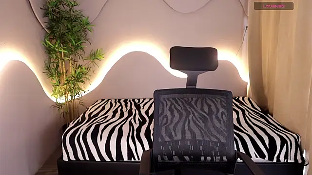 Meganpeach  online show from 02.05.26