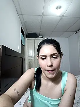 Snapshot of ambersoe chatting on 10.30.25 ambersoe online show from 10.30.25