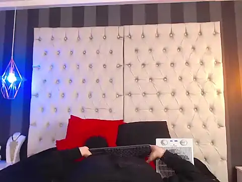 Camile Petite online show from 11.06.25